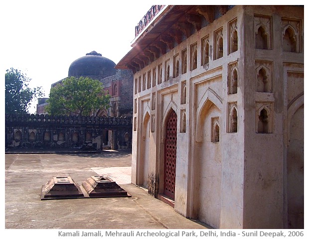 Delhi, Mehrauli archeological park - images by Sunil Deepak, 2006