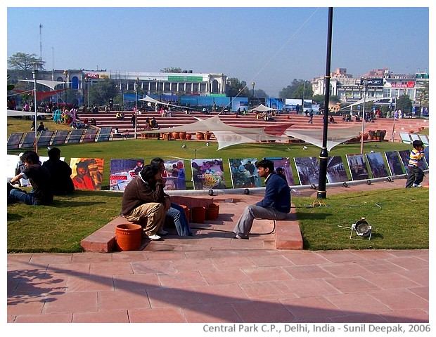 Delhi, Central Park, Connaught place - images by Sunil Deepak, 2006