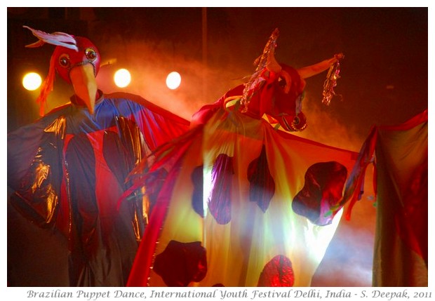Brazilian Puppet dance, Delhi - S. Deepak, 2011