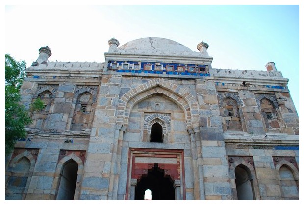 Blue colour in medieval Islamic architecture, Delhi