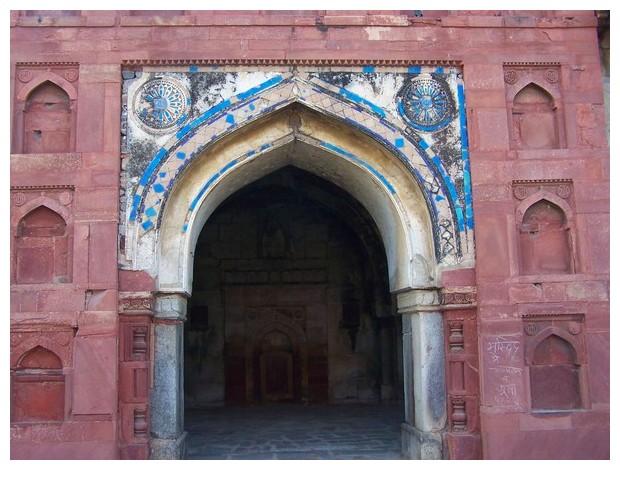 Blue colour in medieval Islamic architecture, Delhi