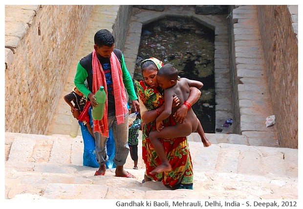 Sulphur water well, Mehrauli, Delhi, India - S. Deepak, 2012