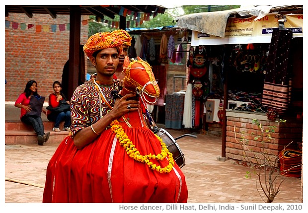 Horse dance,Delhi, India - images by Sunil Deepak, 2010