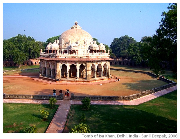 Tomb of Isa Khan, Delhi, India - images by Sunil Deepak, 2006