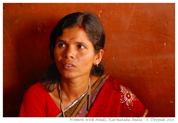 Women in Karnataka with red bindi on forehead - images by S. Deepak