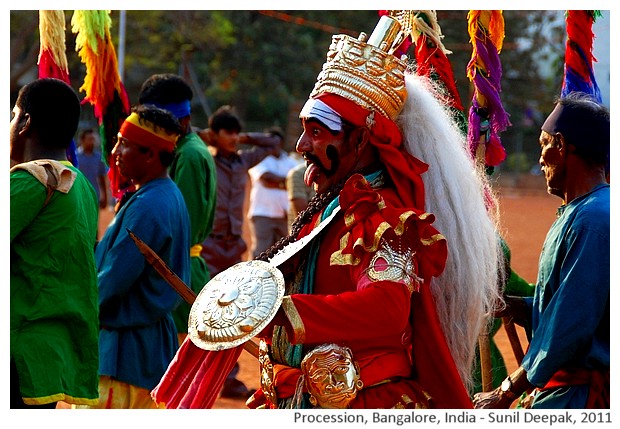 Religious procession, Bangalore, India - images by Sunil Deepak, 2011