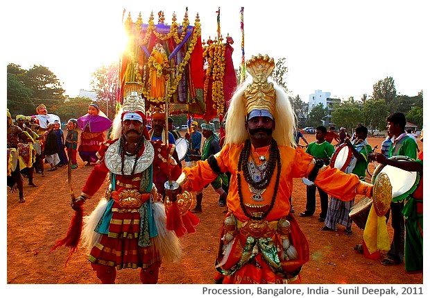 Religious procession, Bangalore, India - images by Sunil Deepak, 2011