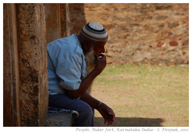 People Bidar fort India - S. Deepak, 2011