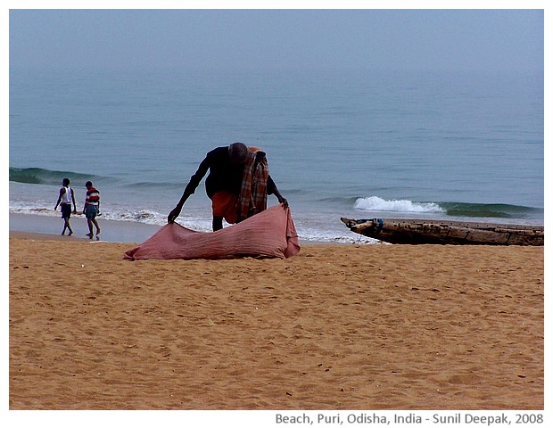 Beach, Puri, Odisha, India - images by Sunil Deepak, 2008