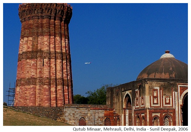 Qutub Minar, Delhi, India - images by Sunil Deepak, 2006