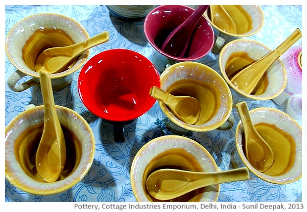 Red pottery, Delhi, India - images by Sunil Deepak, 2013