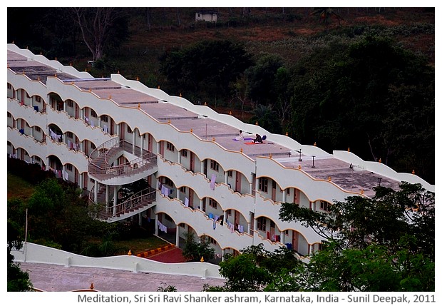 Yoga meditation, Sri Sri ashram, Karnataka, India - images by Sunil Deepak, 2011