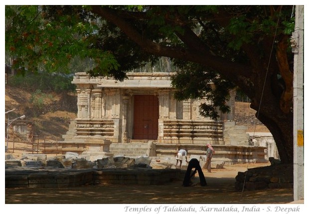 Talakadu temples hidden under the sand, Karnataka, India - images by S. Deepak