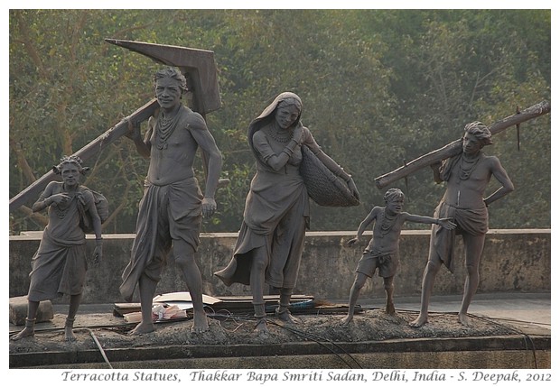 Thakkar Bapa Bhavan statues, Delhi, India - S. Deepak, 2012