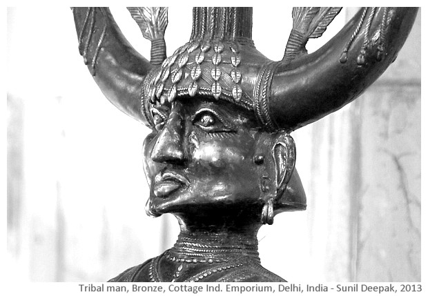 Tribal man, bronze sculpture, Delhi, India - images by Sunil Deepak, 2013