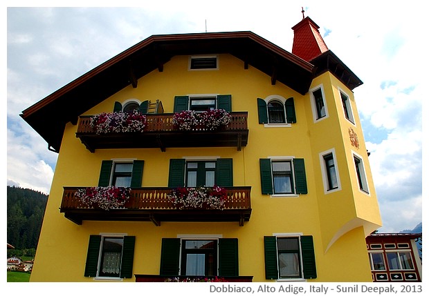 Balcony flowers, Alto Adige, Italy - images by Sunil Deepak, 2013