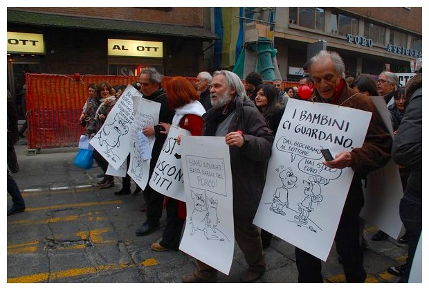 Protest march against Berlusconi in Bologna, 13 Feb 2011