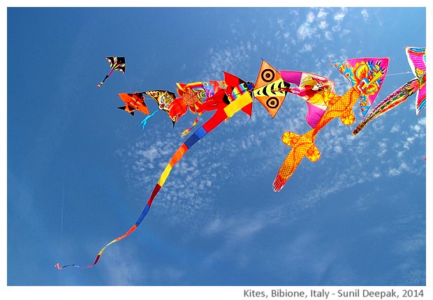 Colourful kites, Bibione, Italy - images by Sunil Deepak, 2014