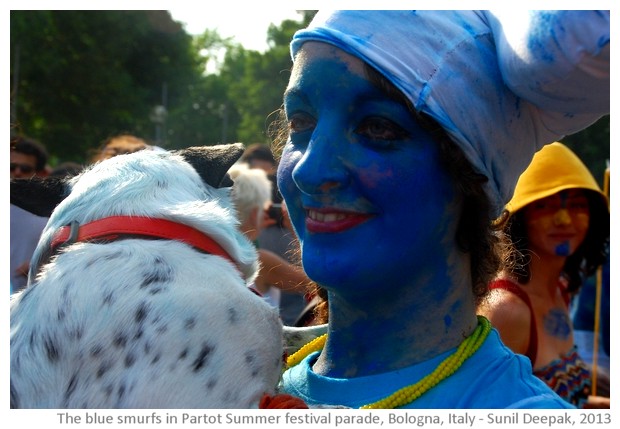 Blue smurfs at Bologna Par Tot Parade, Italy - images by Sunil Deepak, 2013