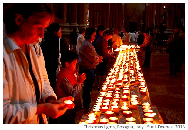 Christmas lights, Piazza Maggiore, Bologna, Italy - images by Sunil Deepak, 2013