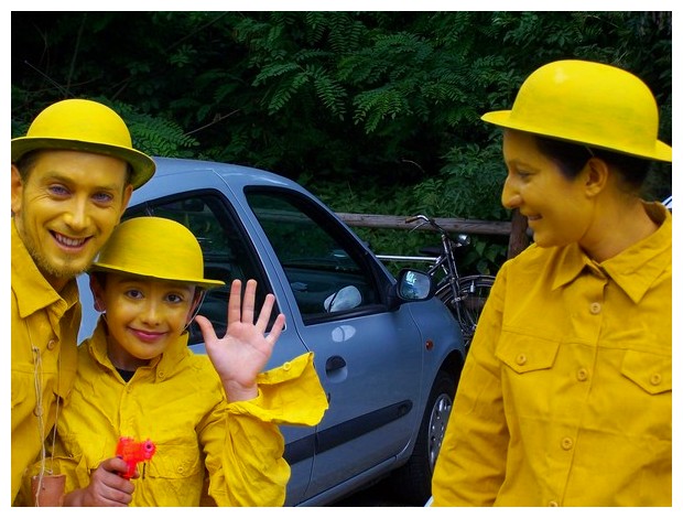 Yellow people from Bologna Par Tot parade in 2005