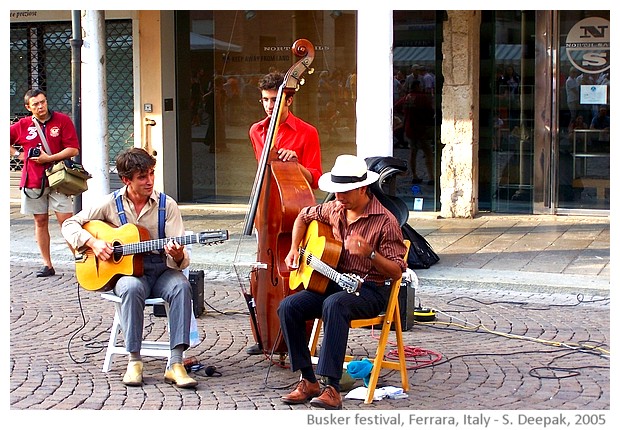 Buskers strret artists' festival, Ferrara, Italy - images by Sunil Deepak, 2005