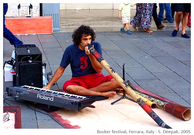 Buskers strret artists' festival, Ferrara, Italy - images by Sunil Deepak, 2005