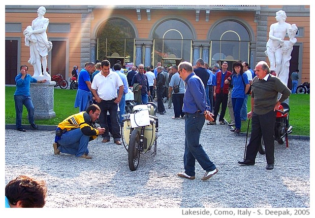 Como lakeside and vintage motorbikes - images by Sunil Deepak, 2005