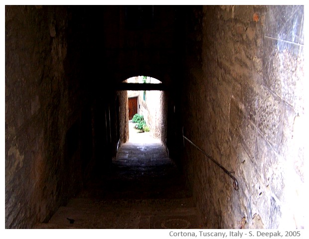 Cortona, Tuscany, Italy - images by Sunil Deepak, 2005