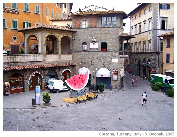 Cortona, Tuscany, Italy - images by Sunil Deepak, 2005