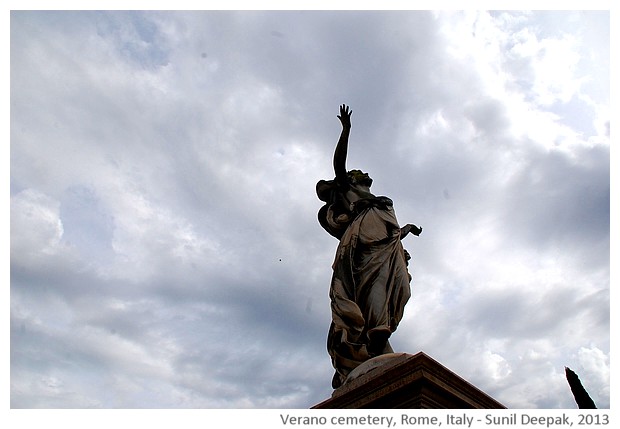 Sculpture, Verano cemetery, Rome, Italy - images by Sunil Deepak, 2013