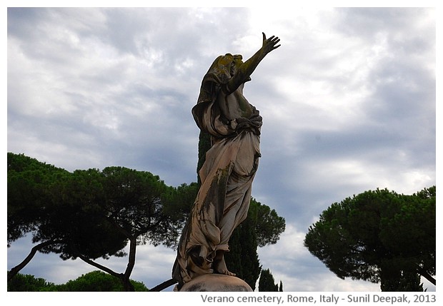 Sculpture, Verano cemetery, Rome, Italy - images by Sunil Deepak, 2013