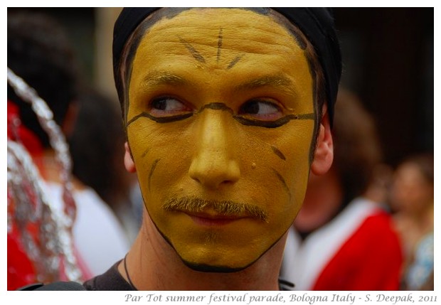 People with gold makeup- partot parade Bologna 2011 - images by S. Deepak