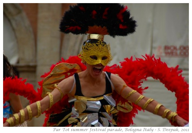 People with gold makeup- partot parade Bologna 2011 - images by S. Deepak