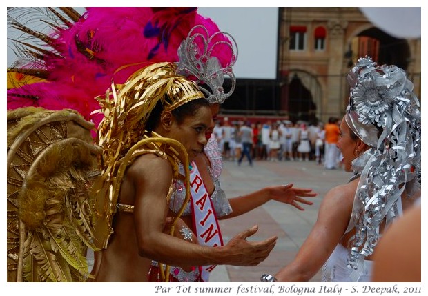 Brazilian dancer in gold, Partot parade 2011 - images by S. Deepak