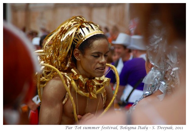 Brazilian dancer in gold, Partot parade 2011 - images by S. Deepak