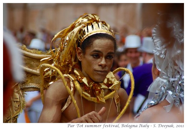 Brazilian dancer in gold, Partot parade 2011 - images by S. Deepak