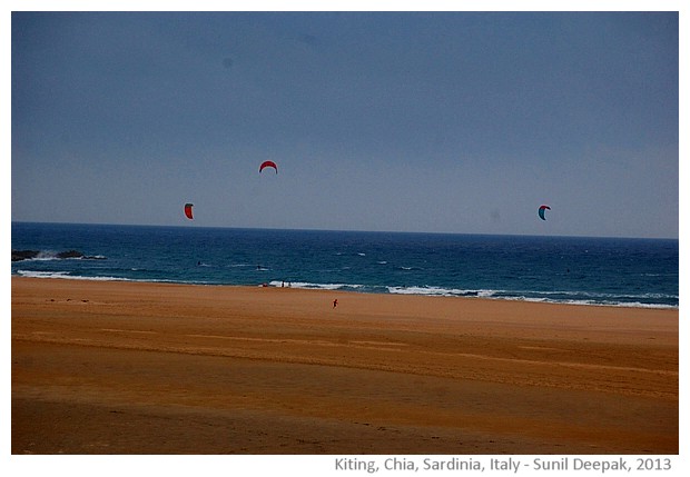 Kiting at Chia beach, Sardinia, Italy - images by Sunil Deepak, 2013