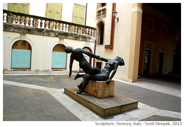 Nude couple sculpture, Vicenza, Italy - images by Sunil Deepak, 2013