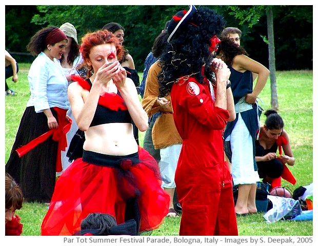 Par Tot summer festival parade, Bologna, Italy - images by Sunil Deepak, 2005