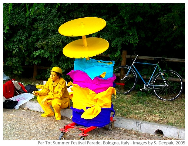 Par Tot summer festival parade, Bologna, Italy - images by Sunil Deepak, 2005