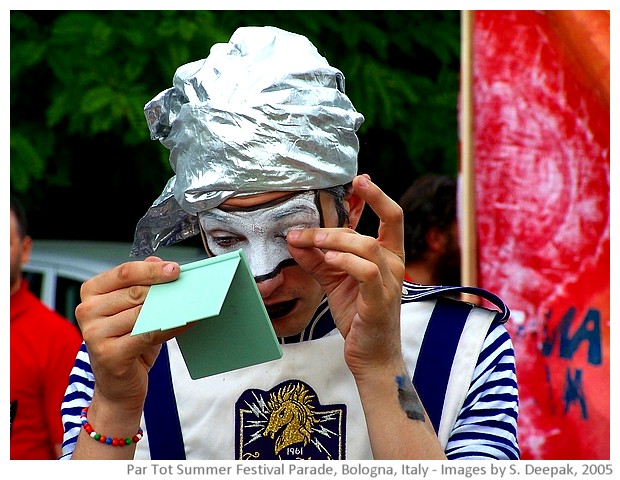 Par Tot summer festival parade, Bologna, Italy - images by Sunil Deepak, 2005