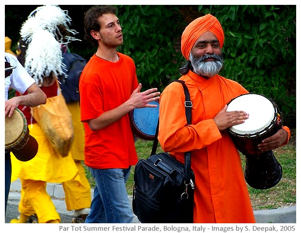 Par Tot summer festival parade, Bologna, Italy - images by Sunil Deepak, 2005