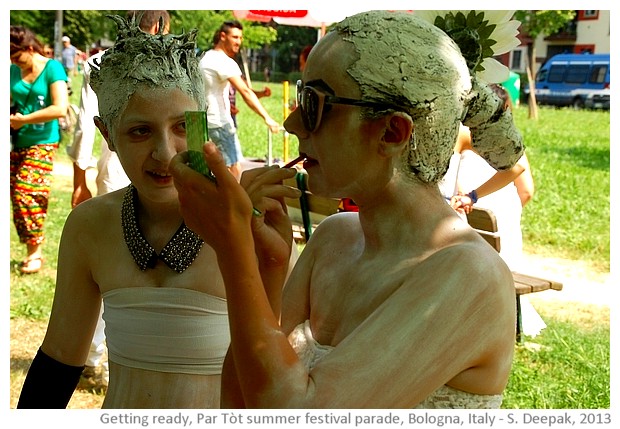 Getting ready for par tòt parade, Bologna, Italy - images by Sunil Deepak, 2013