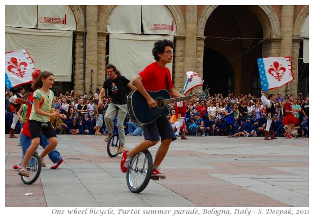 One wheel cycle dance, Bologna - S. Deepak, 2011