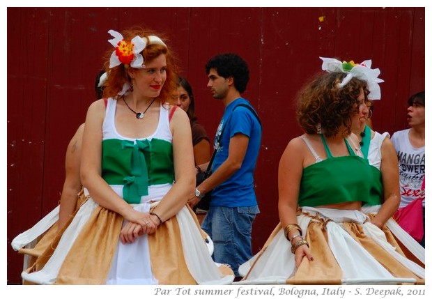 Lotus dancers, Par Tot parade Bologna, Italy - S. Deepak, 2011