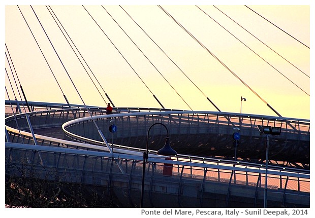 Ponte del Mare, Pescara, Italy - images by Sunil Deepak, 2014