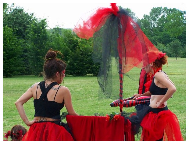 Red and black colour dresses, Bologna, Par Tot parade