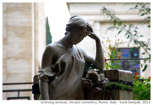 Grieving women sculptures, Verano cemetery, Rome, Italy - images by Sunil Deepak, 2013