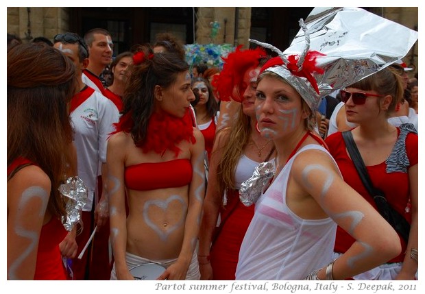 People in silver costumes - Partot Bologna, 2011 - images by S. Deepak